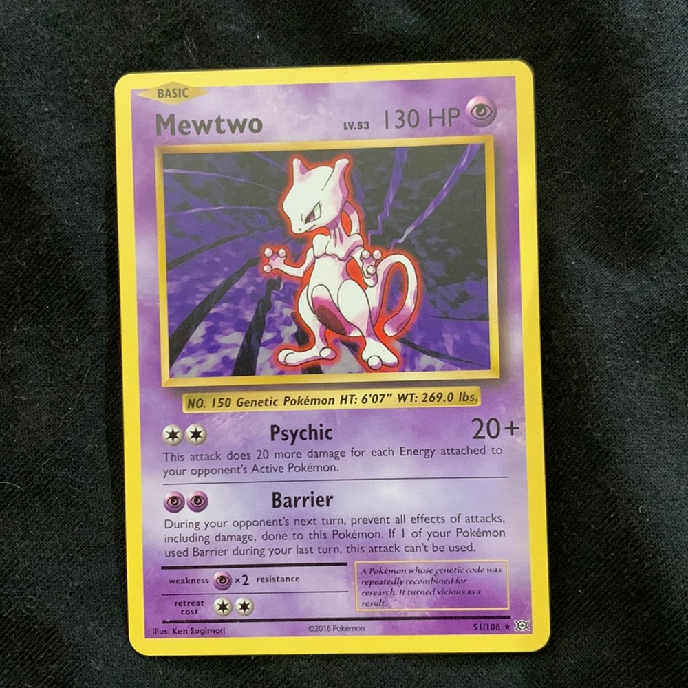 Mewtwo mint conditon card 51/108 ultra rare